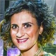 Insegnante di diritto , laureata in giurisprudenza